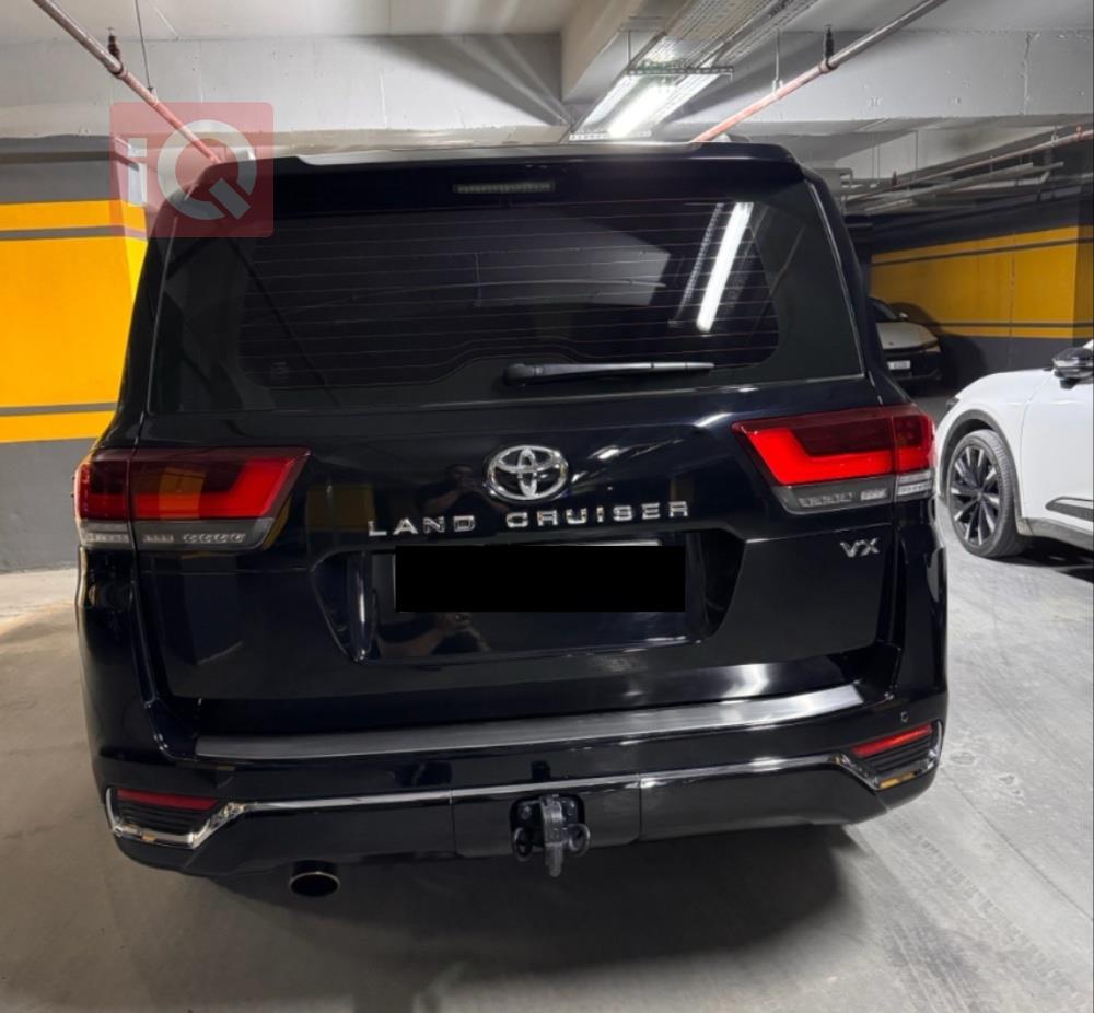 تۆیۆتا لاند کروزەر